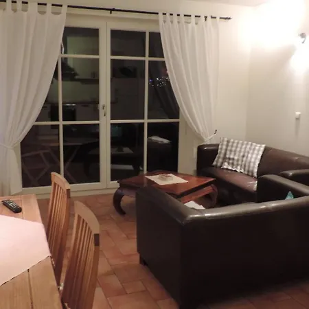 Akazienhaus 1 *