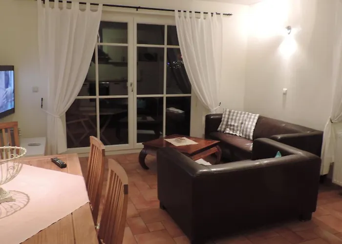 Akazienhaus 1 *